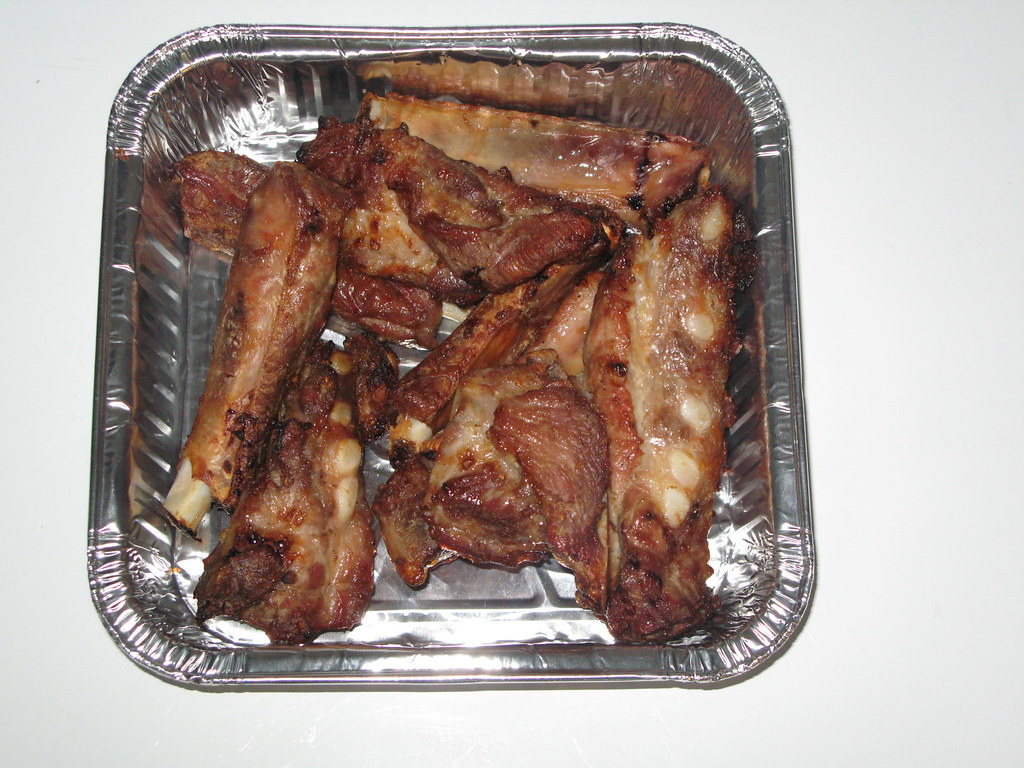 Pork ribs (per 100 g)