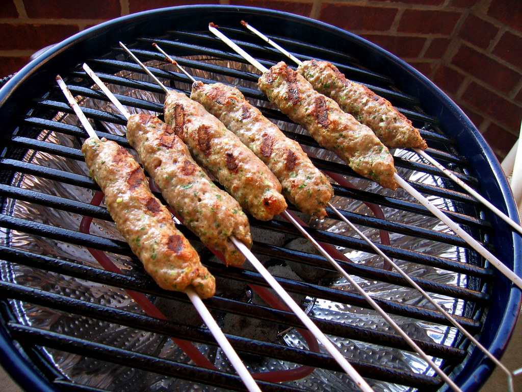 Lamb lyulya kebab (per 100 g)