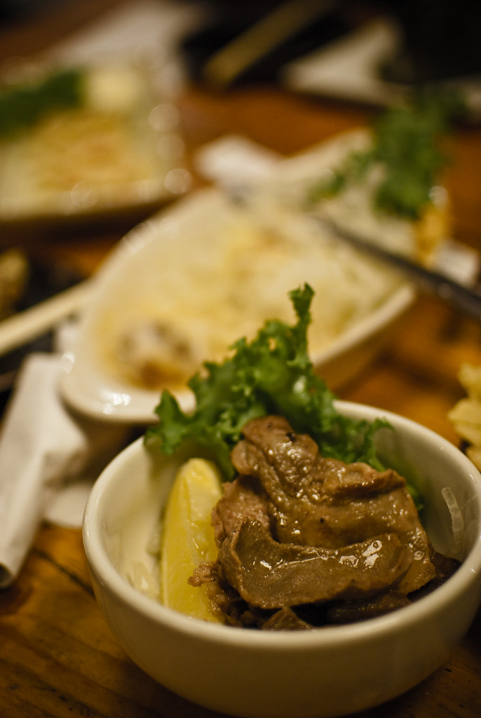 Tongue steak with sauce and toasts (per 100 g)