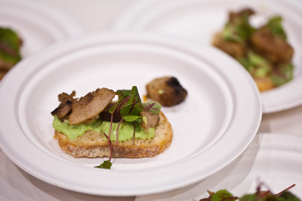 Chicken thigh (per 100 g)