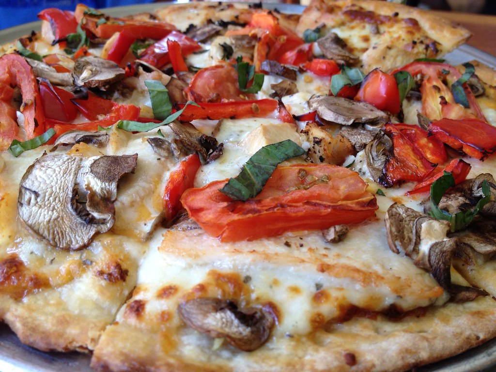 Pizza with chicken and mushrooms