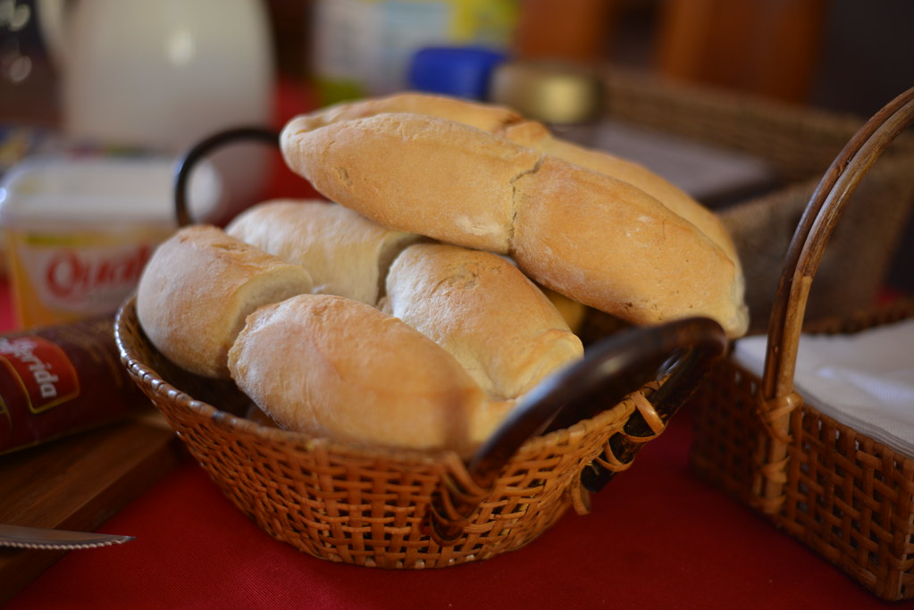 Bun assortment (white/rye)
